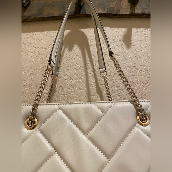 NWOT DKNY Medium Veronica Cream Quilted Satchel Shoulder Bag Gold-Tone Chain - Picture 6 of 16